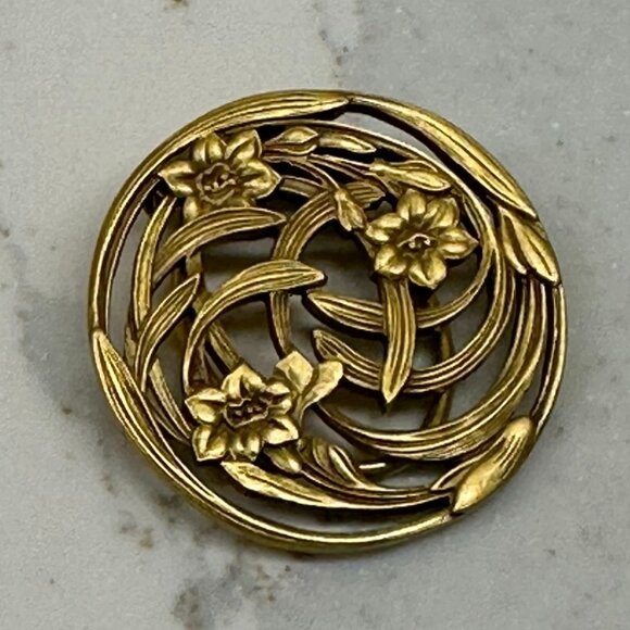 Vintage MFA Museum of Fine Arts Boston Scarf Clip Art Nouveau Flowers 1.5" Round - Picture 1 of 5